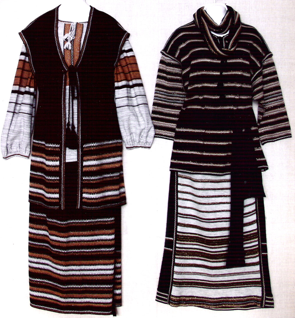 Жіночі строї «Соняшник золотавий». 2003. Трикотаж, вовна